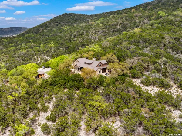 $1,425,000 | 2717 B & R Road, Utopia, TX 78884