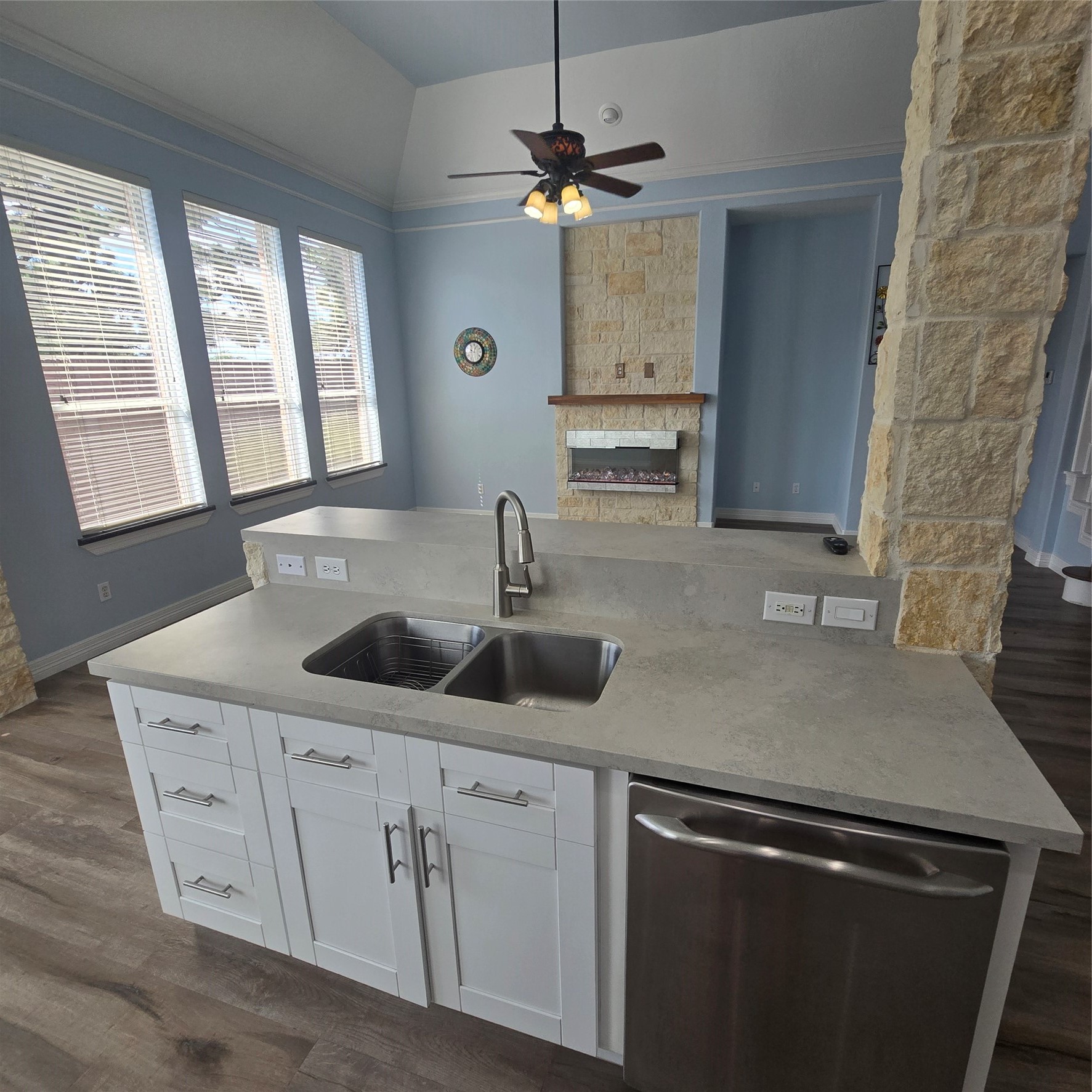 18302 Rittenhouse Park Court Spring, TX 77379 - Photo 9 of 42 DOUBLE STAINLESS STEEL SINK