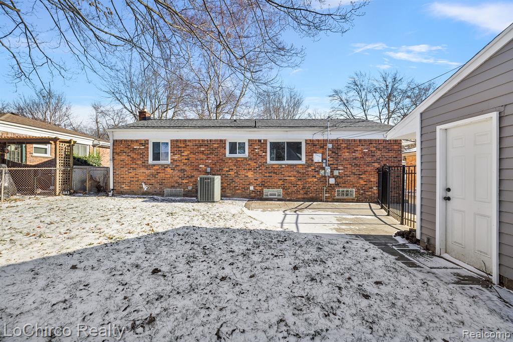 1155 Sycamore Drive Rochester, MI 48307 - Photo 27 of 35