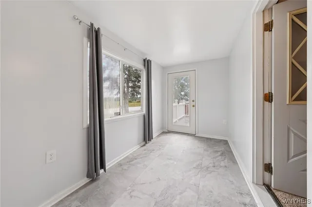 $379,900 | 8420 Akron Road, Royalton, NY 14094