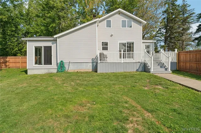 $379,900 | 8420 Akron Road, Royalton, NY 14094