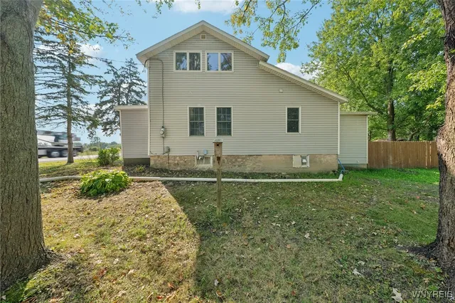 $379,900 | 8420 Akron Road, Royalton, NY 14094