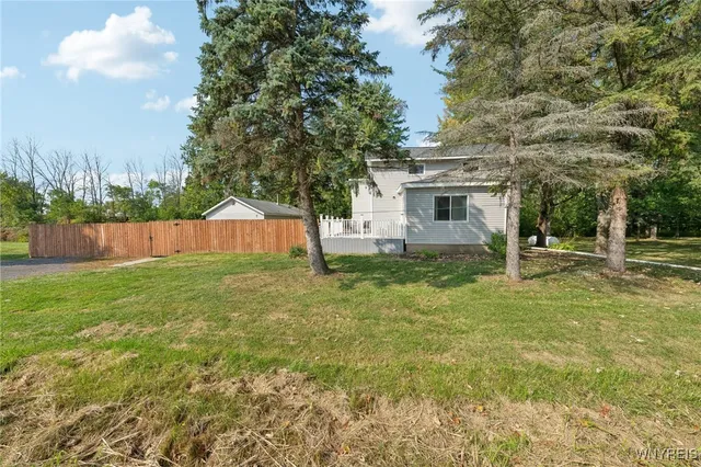 $379,900 | 8420 Akron Road, Royalton, NY 14094