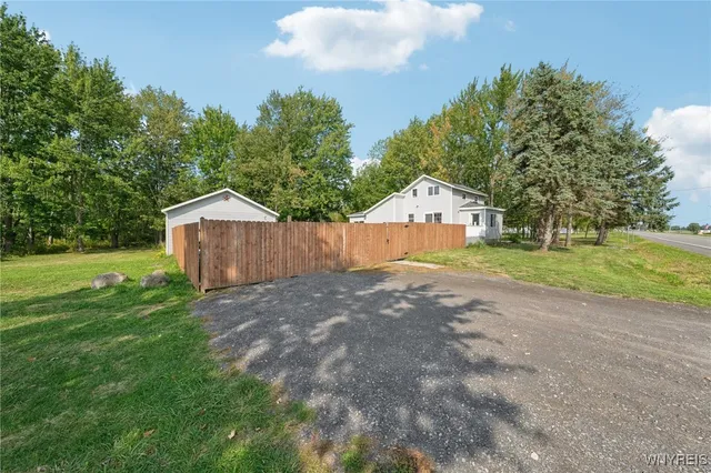 $379,900 | 8420 Akron Road, Royalton, NY 14094