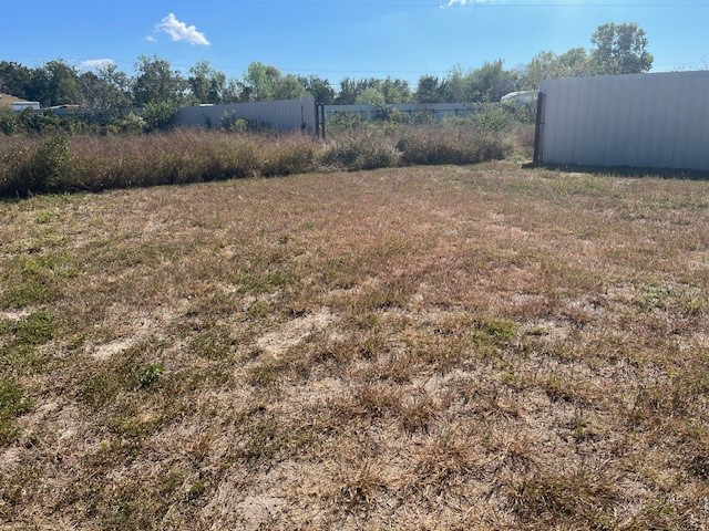 9104 Galveston Road Houston, TX 77034 - Photo 5 of 8 a view of outdoor space and yard