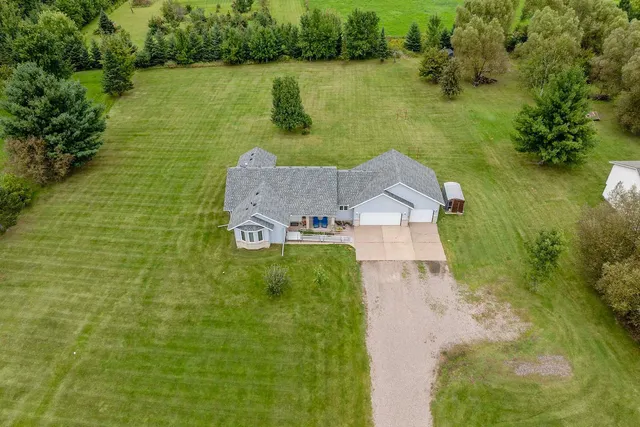 $324,900 | 11331 Lakeview Heights Road, Pine City, MN 55063