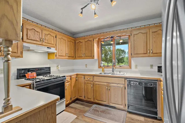 $324,900 | 11331 Lakeview Heights Road, Pine City, MN 55063