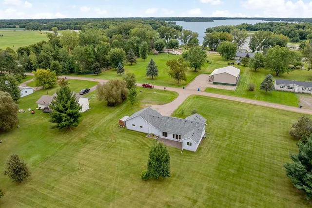 $324,900 | 11331 Lakeview Heights Road, Pine City, MN 55063