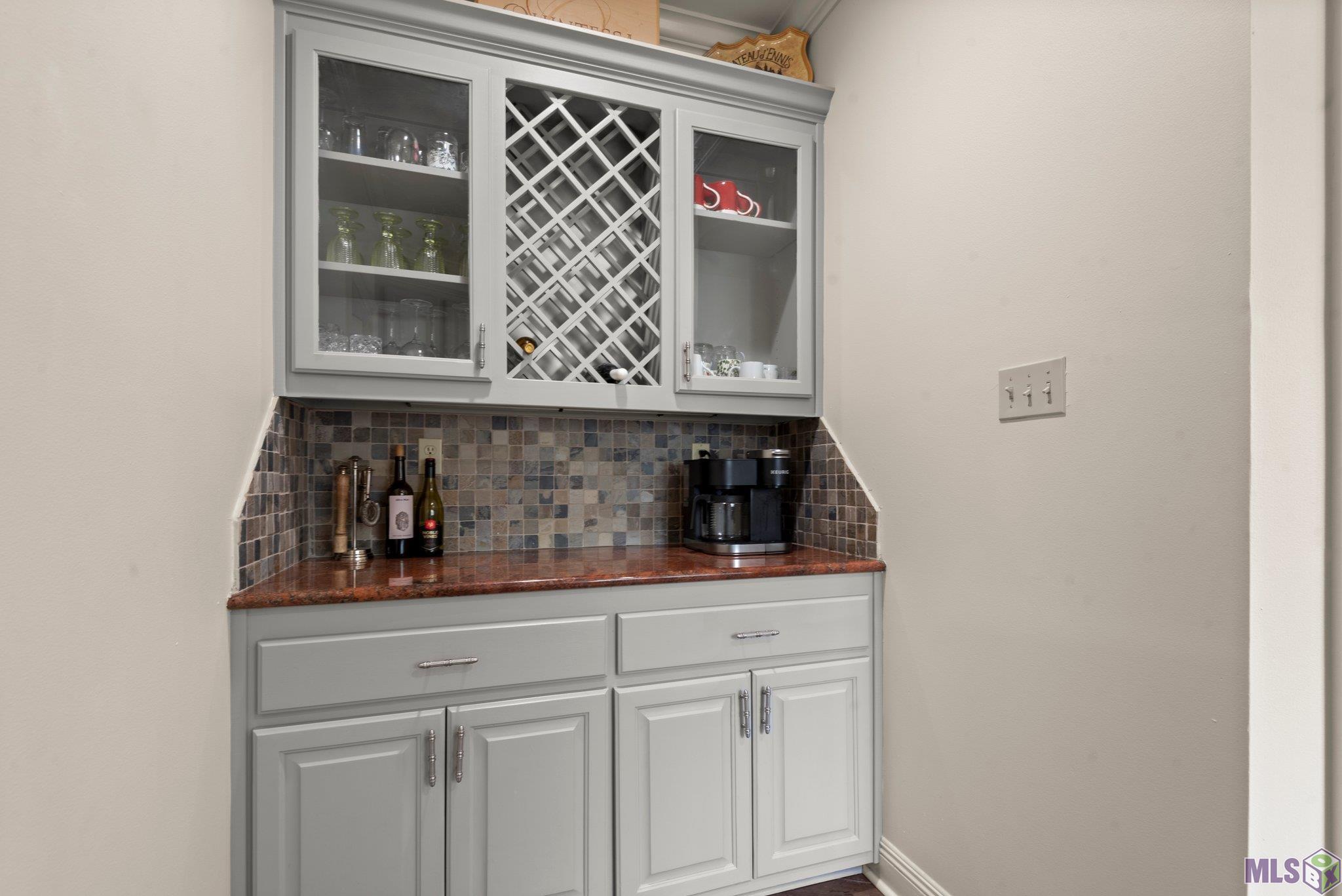 7128 Boyce Drive Baton Rouge, LA 70809 - Photo 13 of 60 Bar/coffee bar.