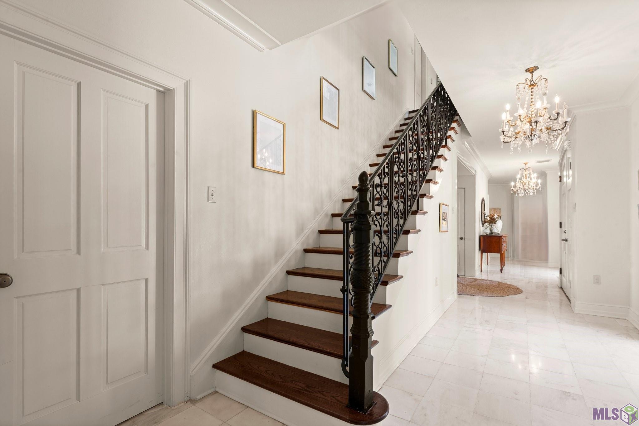 7128 Boyce Drive Baton Rouge, LA 70809 - Photo 3 of 60 Foyer looking to DR