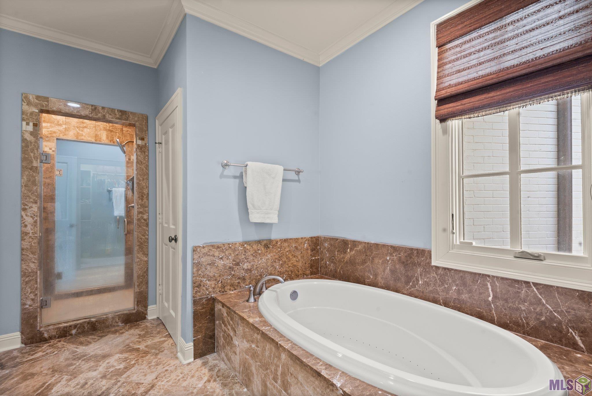 7128 Boyce Drive Baton Rouge, LA 70809 - Photo 33 of 60 Primary Suite bath - tub side