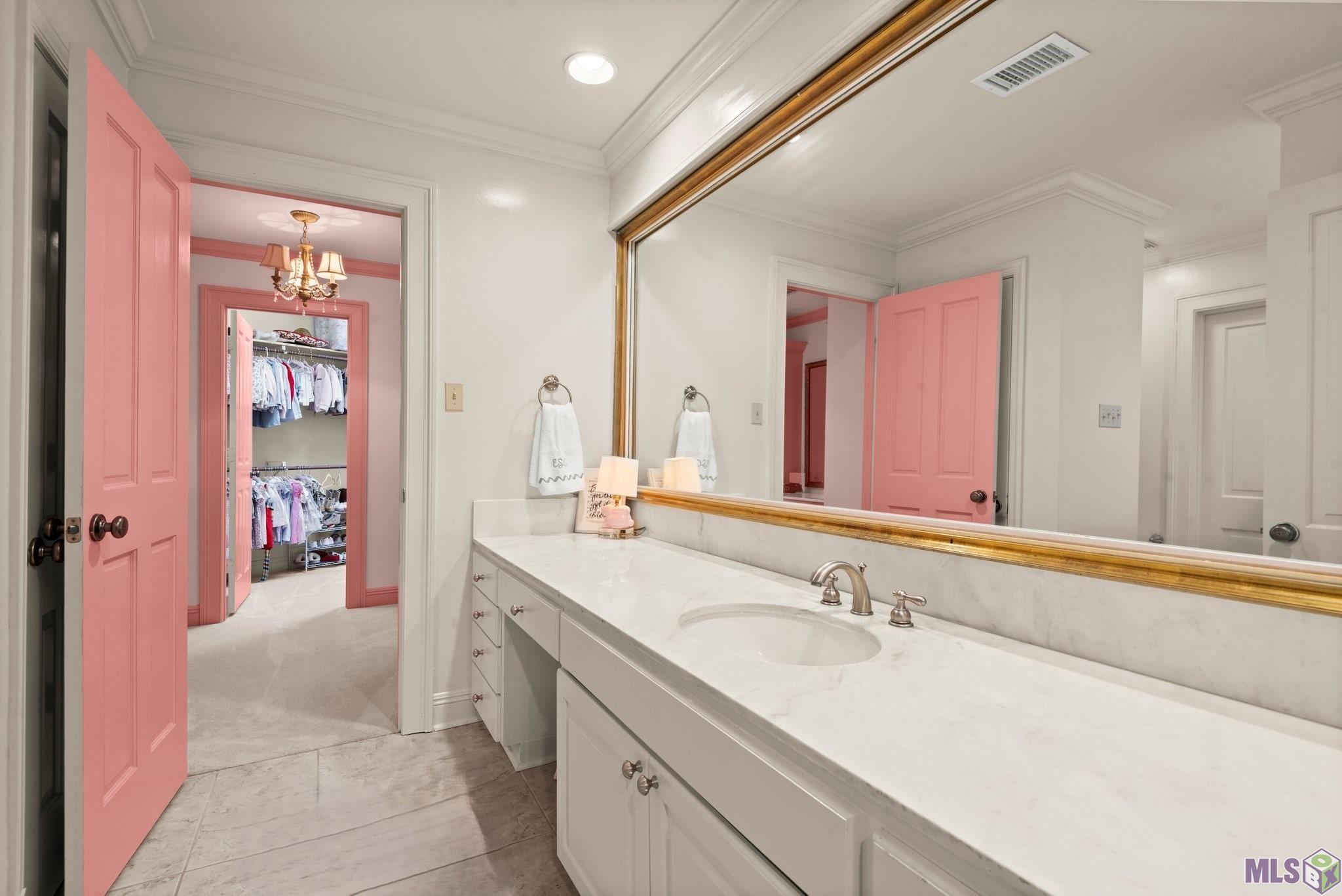 7128 Boyce Drive Baton Rouge, LA 70809 - Photo 51 of 60 Jack/Jill bath