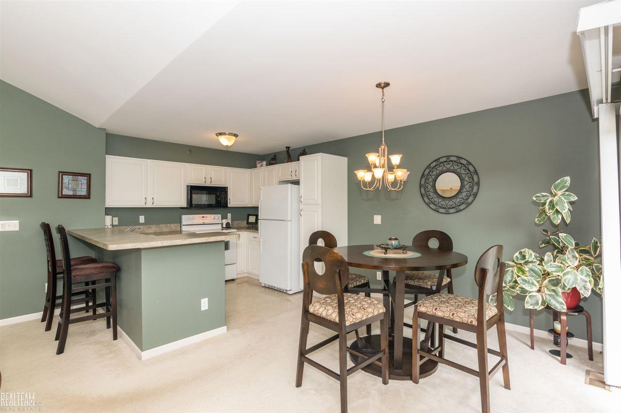 1692 Deepwood Circle Rochester, MI 48307 - Photo 8 of 19 31387416-7.JPG