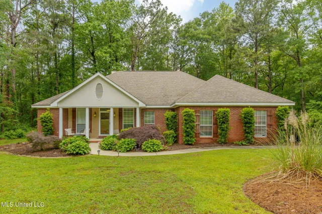 $359,900 | 55 Woodstone Drive, Hattiesburg, MS 39402