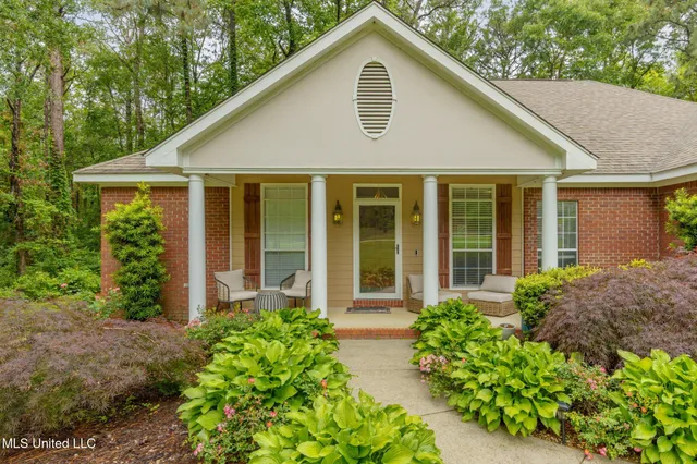 $359,900 | 55 Woodstone Drive, Hattiesburg, MS 39402