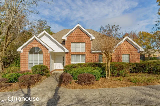 $359,900 | 55 Woodstone Drive, Hattiesburg, MS 39402