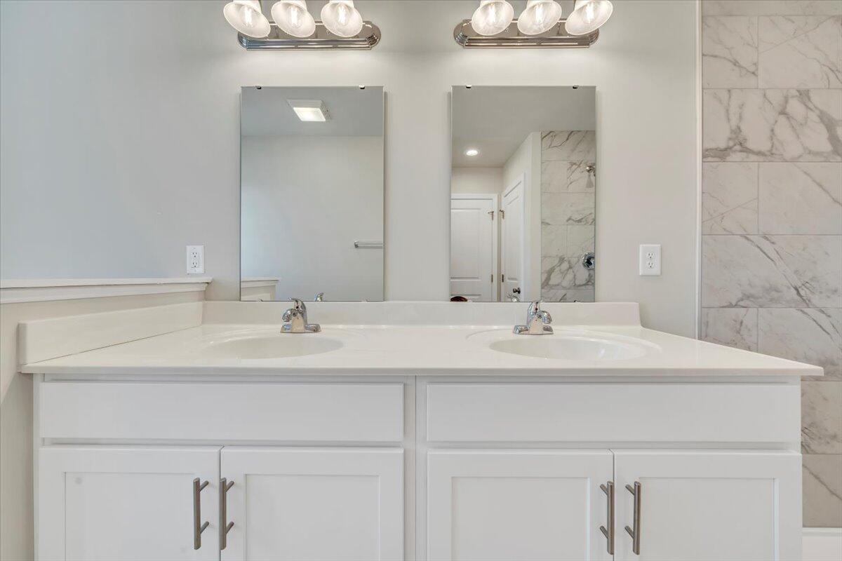 3712 Crescent Ridge Drive Southwest Roanoke, VA 24015 - Photo 26 of 36 25_Primary Bath