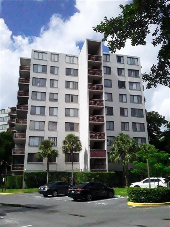 4222 Inverrary Boulevard, Unit 4109 Lauderhill, FL 33319 - Photo 4 of 13 Photo 4