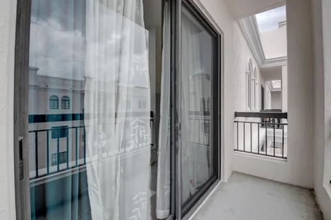 $359,000 | 233 South Federal Highway, Unit UPH04, Boca Raton, FL 33432