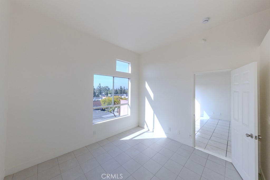 450 East 4th Street, Unit 423 Santa Ana, CA 92701 - Photo 10 of 28 First bedroom