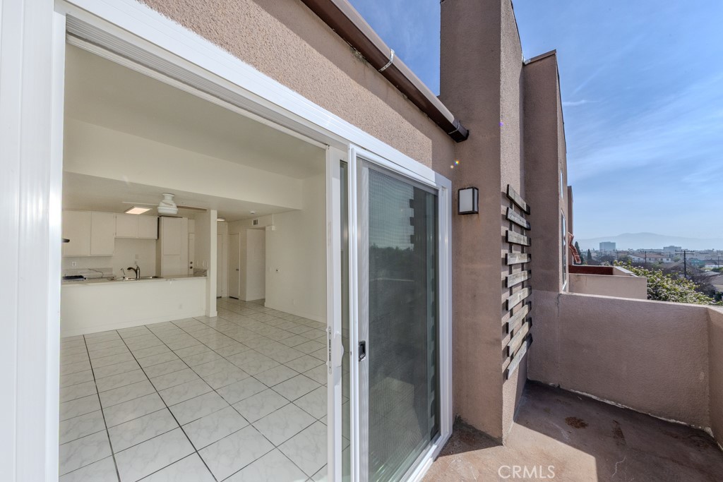 450 East 4th Street, Unit 423 Santa Ana, CA 92701 - Photo 17 of 28 Patio