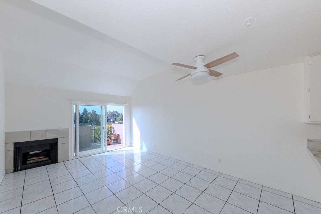 450 East 4th Street, Unit 423 Santa Ana, CA 92701 - Photo 6 of 28 Living room has a fireplace
