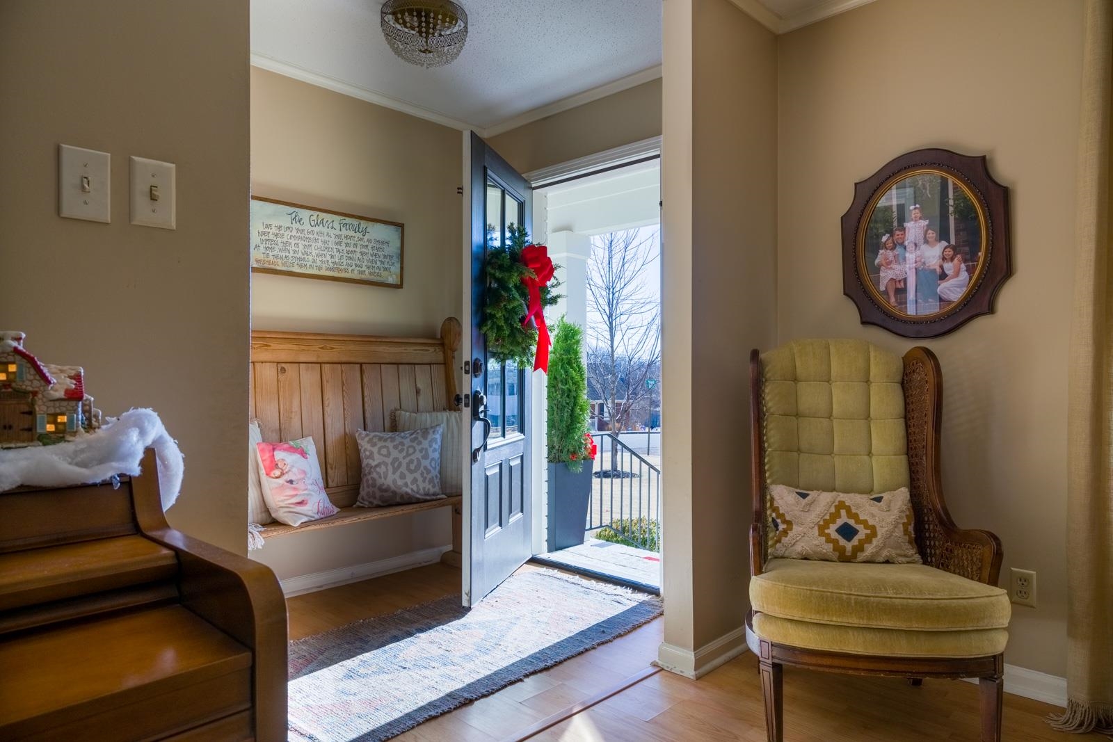 704 Irene Circle Covington, TN 38019 - Photo 5 of 31 a living room with furniture and a couch