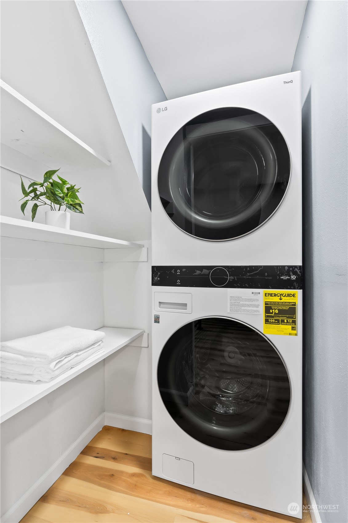 1909 Gary Street Sumner, WA 98390 - Photo 20 of 39 a utility room with dryer and washer