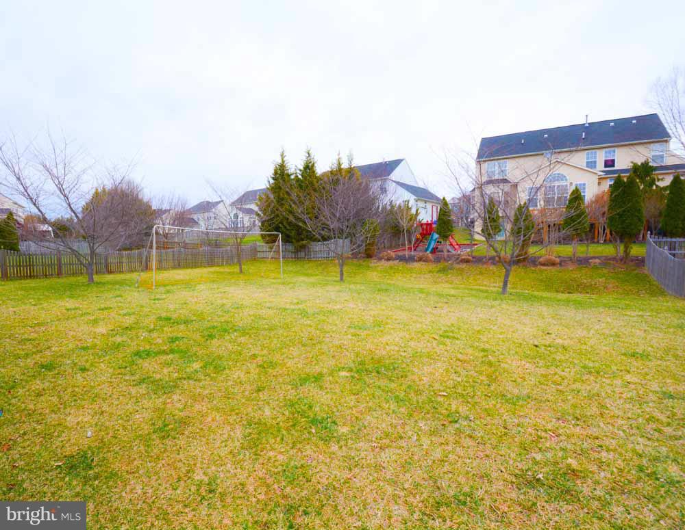 18507 Country Meadow Road Boyds, MD 20841 - Photo 10 of 25 Exterior (Rear)