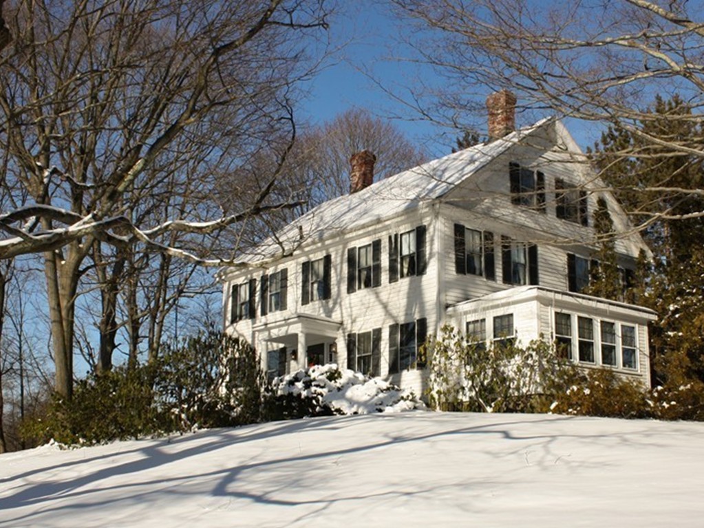 94 Salem Street Reading, MA 01867 - Photo 1 of 22