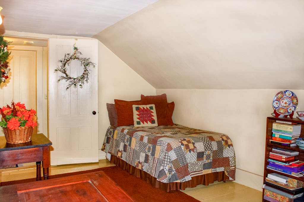 94 Salem Street Reading, MA 01867 - Photo 16 of 22