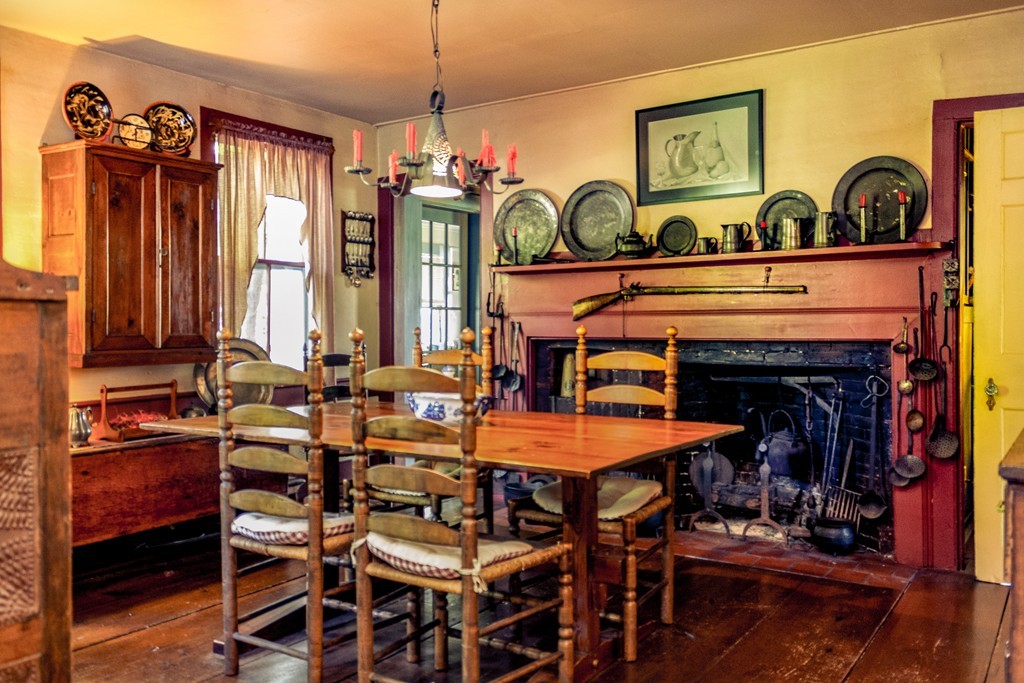 94 Salem Street Reading, MA 01867 - Photo 3 of 22