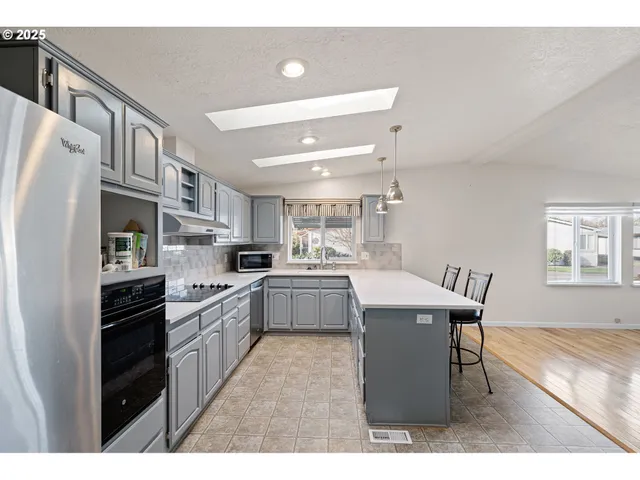 $215,000 | 3355 North Delta Highway, Unit 160, Eugene, OR 97408