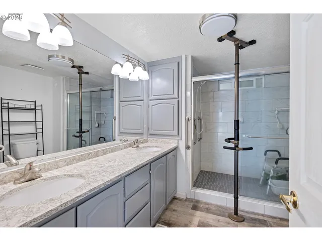 $215,000 | 3355 North Delta Highway, Unit 160, Eugene, OR 97408