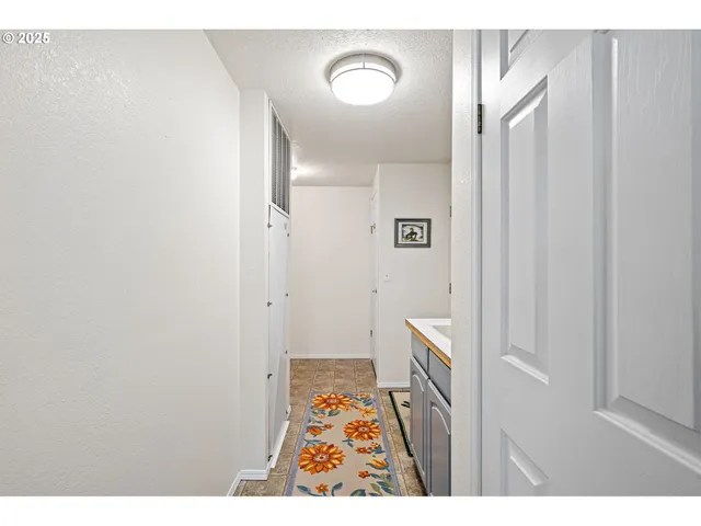 $215,000 | 3355 North Delta Highway, Unit 160, Eugene, OR 97408