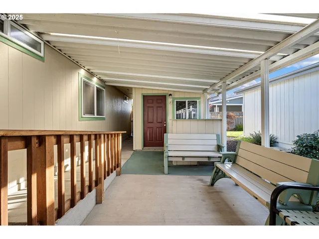 $215,000 | 3355 North Delta Highway, Unit 160, Eugene, OR 97408