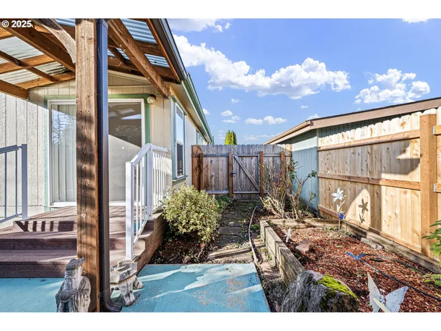 $215,000 | 3355 North Delta Highway, Unit 160, Eugene, OR 97408