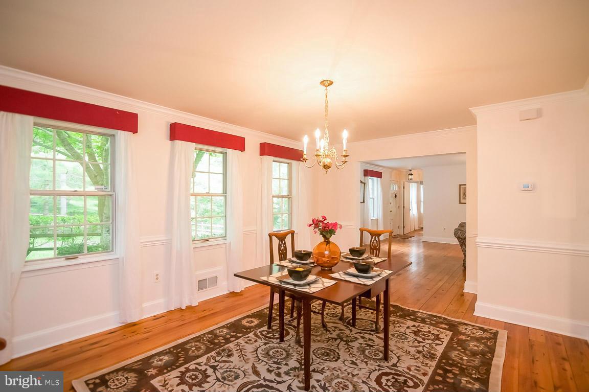 2006 Blue Mt Road Monkton, MD 21111 - Photo 5 of 18 Dining Room