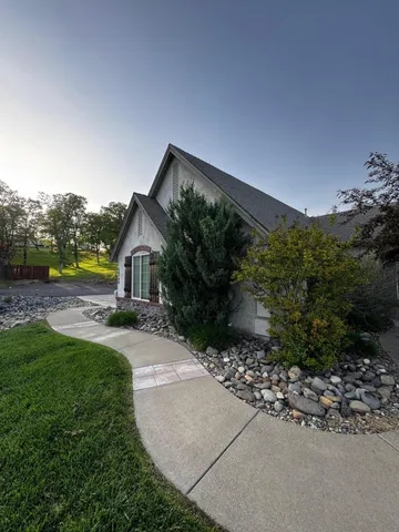 $699,000 | 20700 Bernard Way, Redding, CA 96003