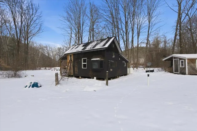 $284,900 | 1227 Highway 30, Townshend, VT 05353