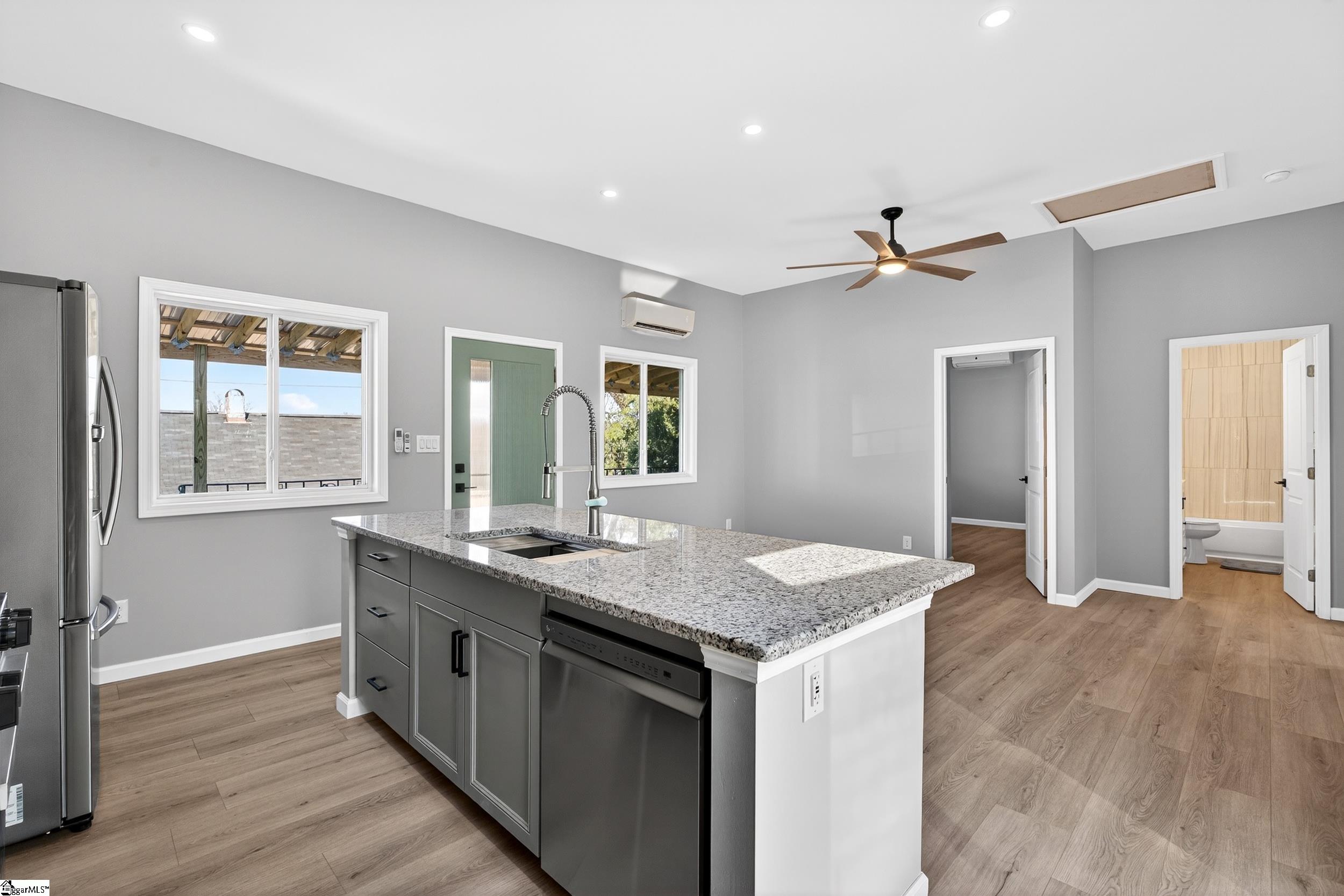 35 Henry Street Greenville, SC 29605 - Photo 14 of 38