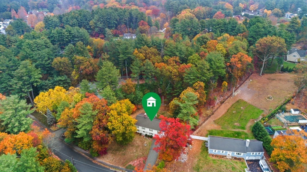 33 Wing Road Lynnfield, MA 01940 - Photo 27 of 29 a picture of flowers