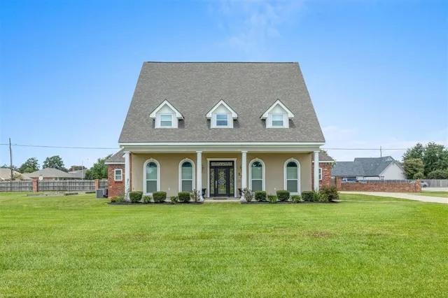 $479,000 | 5350 Pheasant Lane, Lake Charles, LA 70605