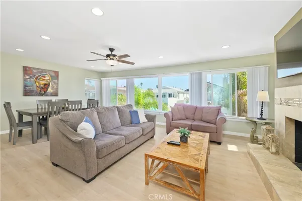 $7,500 | 119 46th Street, Unit B, Newport Beach, CA 92663