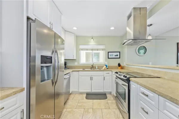 $7,500 | 119 46th Street, Unit B, Newport Beach, CA 92663