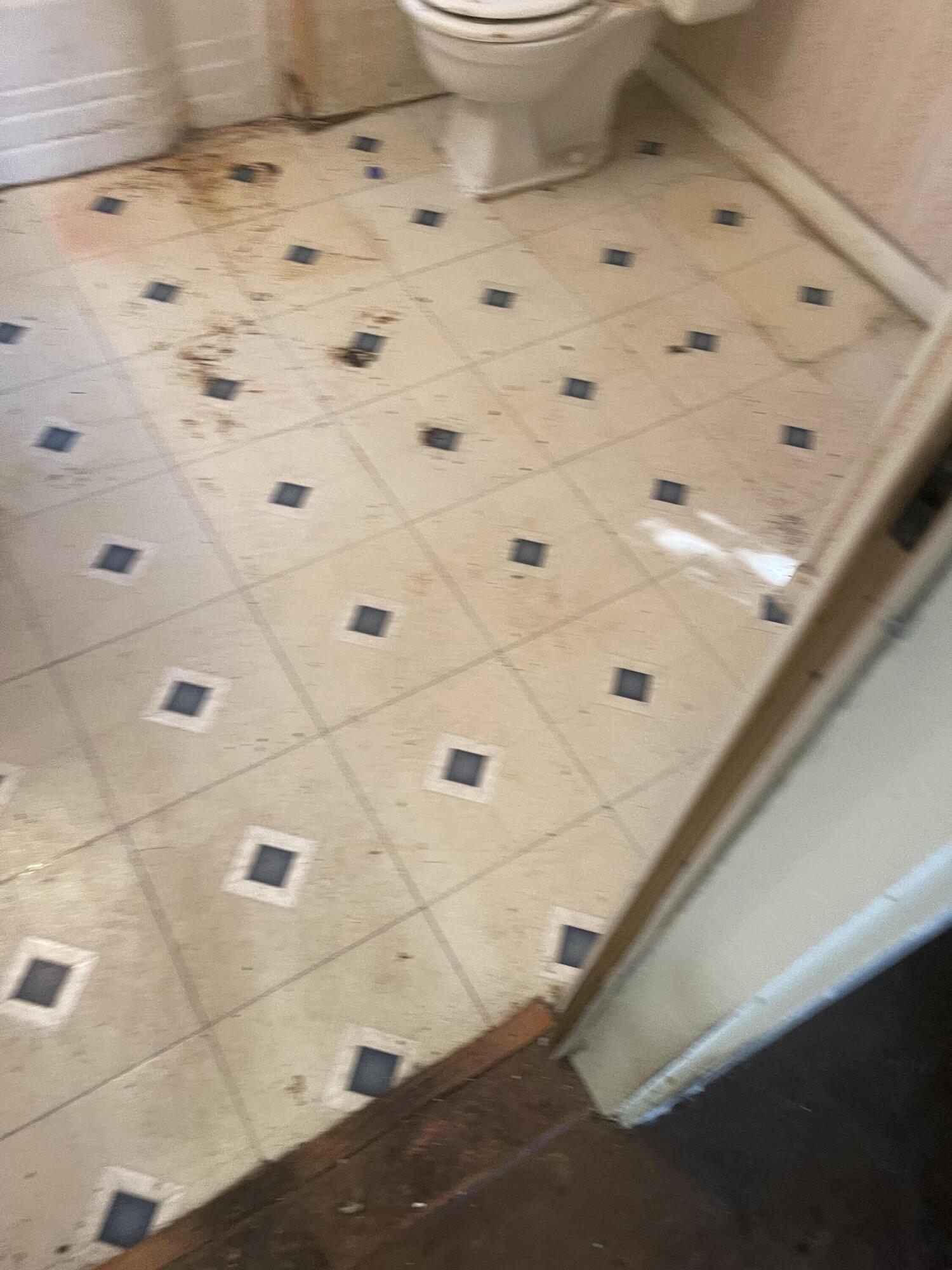 90 Oak Street, Unit R Lewiston, ME 04240 - Photo 5 of 28 IMG_3786 (1)