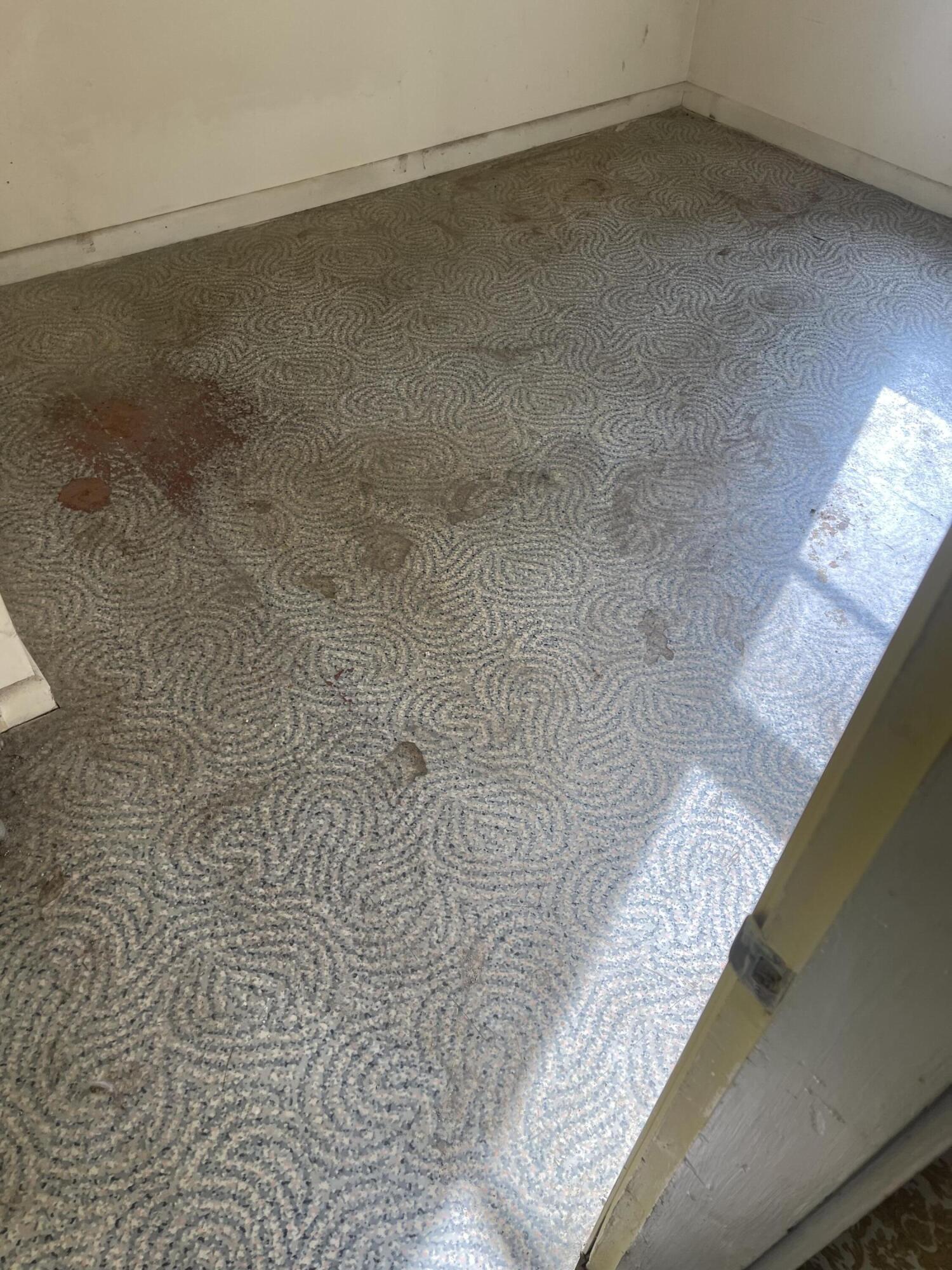 90 Oak Street, Unit R Lewiston, ME 04240 - Photo 6 of 28 IMG_3784