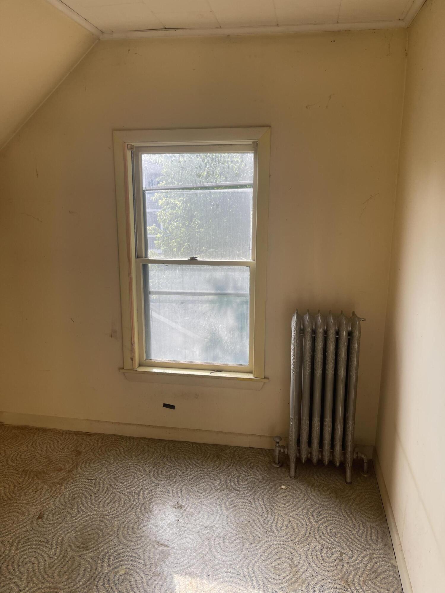 90 Oak Street, Unit R Lewiston, ME 04240 - Photo 8 of 28 IMG_3782