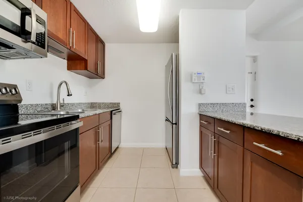 $2,900 | 8950 Southwest 69th Court, Unit 311, Pinecrest, FL 33156