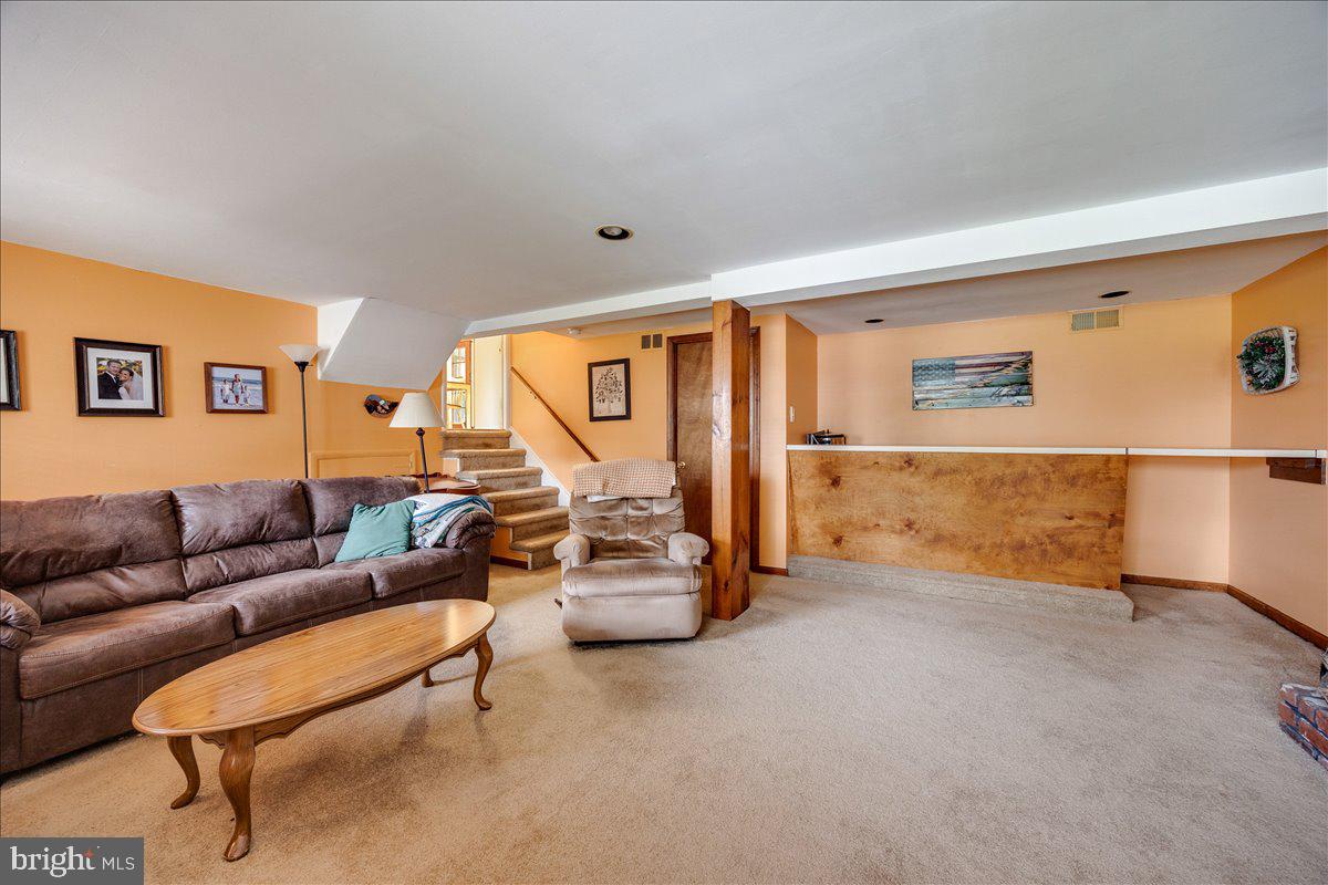 519 Bancroft Road Cherry Hill, NJ 08034 - Photo 20 of 28 a living room with furniture